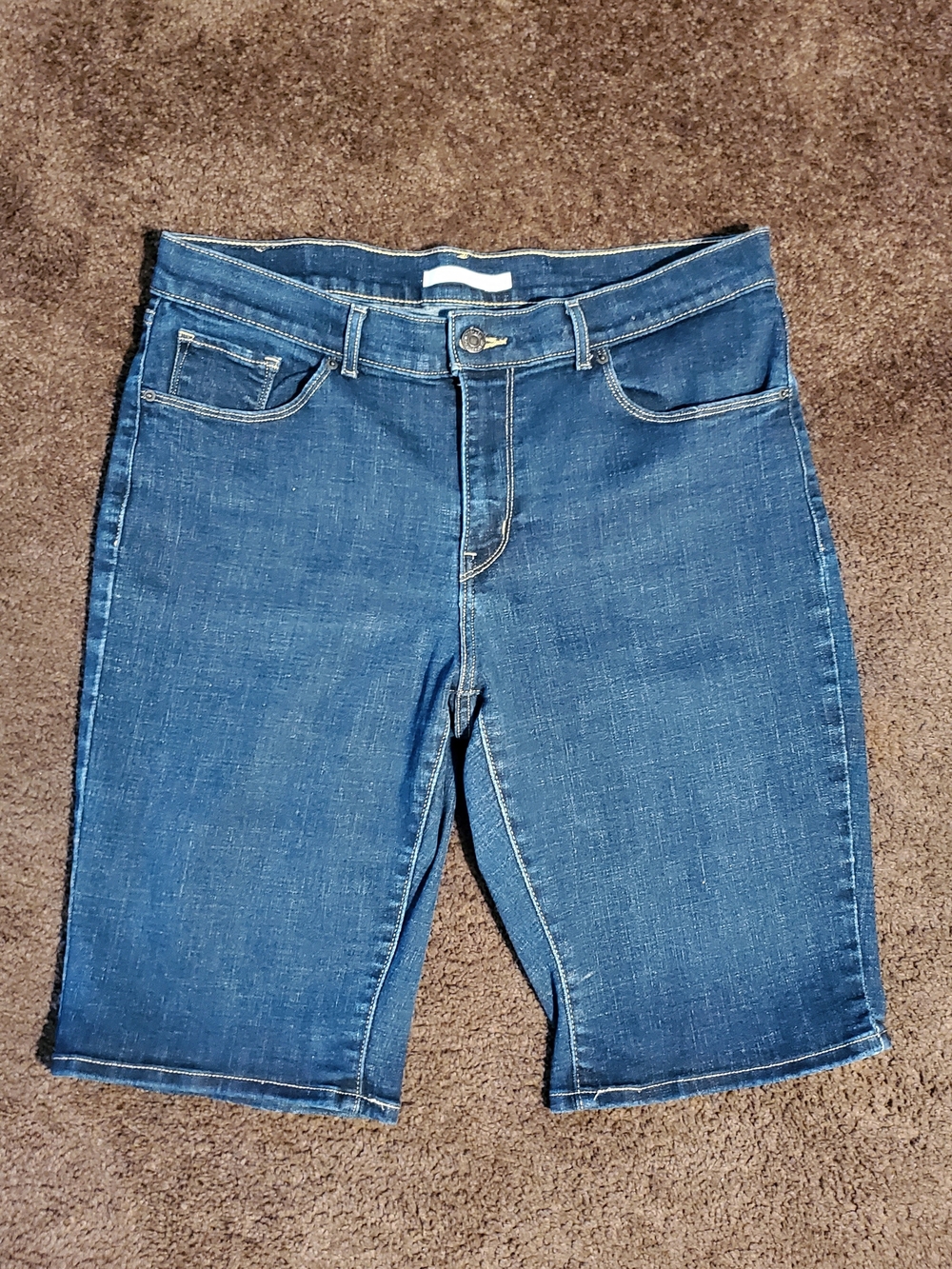 Levi’s Classic Bermuda Shorts Dark Indigo Wash Size 32